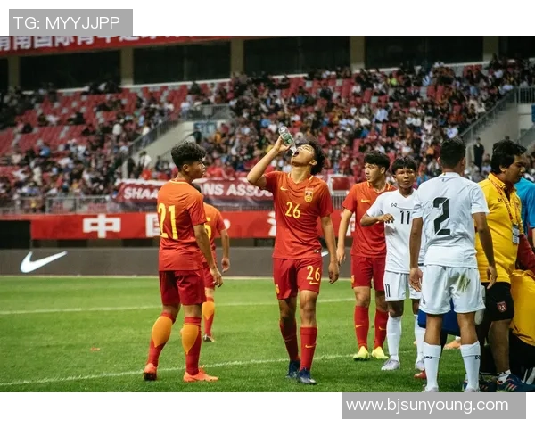 上海足球队整体压制革新之路：重塑战术与团队协作的全新篇章